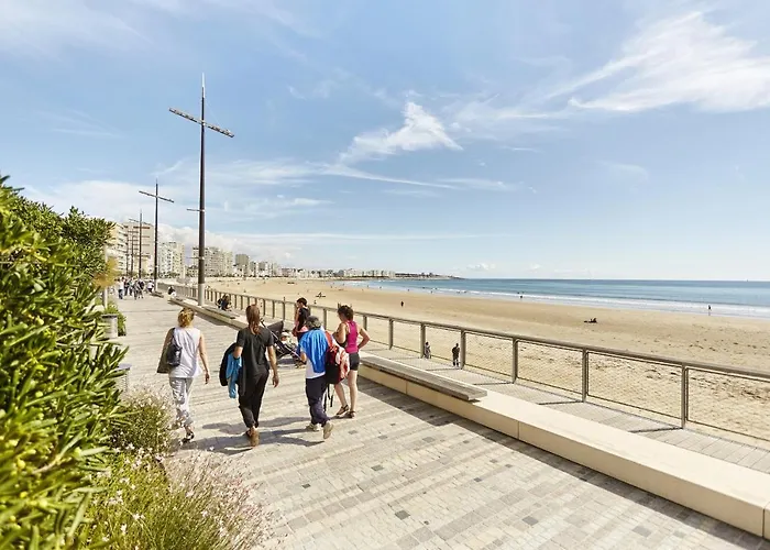 Maison De Famille Pour 6 Personnes * 莱萨布勒-多洛讷