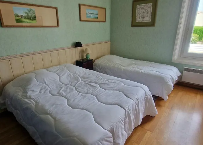 Maison De Famille Pour 6 Personnes 度假居 莱萨布勒-多洛讷